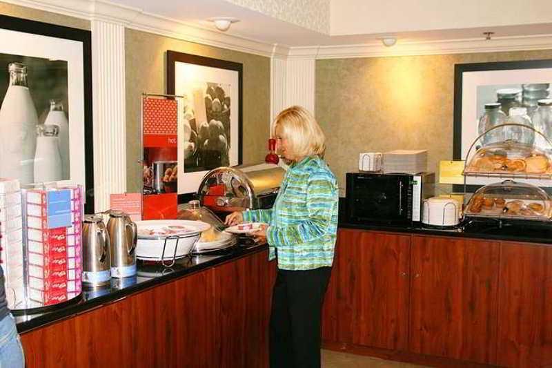 Hampton Inn Fort Wayne-Southwest Restoran gambar